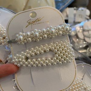 Gorgeous NWT hair accessories